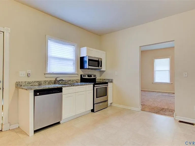 5 N Oak Ave — Photo 10