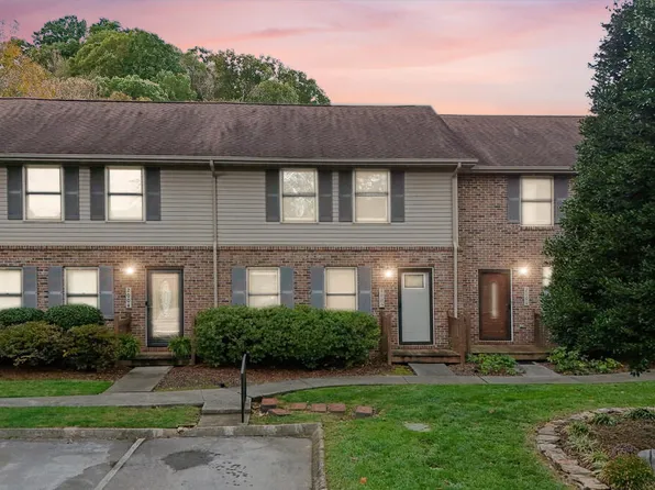 2005 Williamsburg Sq Unit 2005, Johnson City, TN 37604