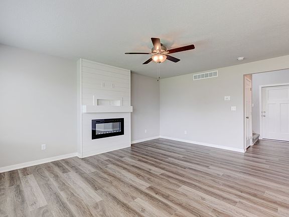 5th image of 4025 NE 6th St