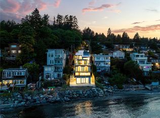 5011 Cordova Bay Rd, Saanich, BC