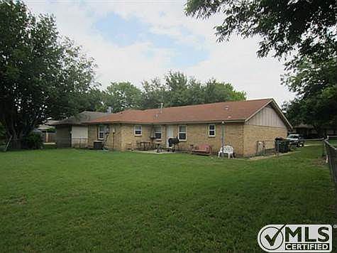 2nd image of 1523 Hillside Dr