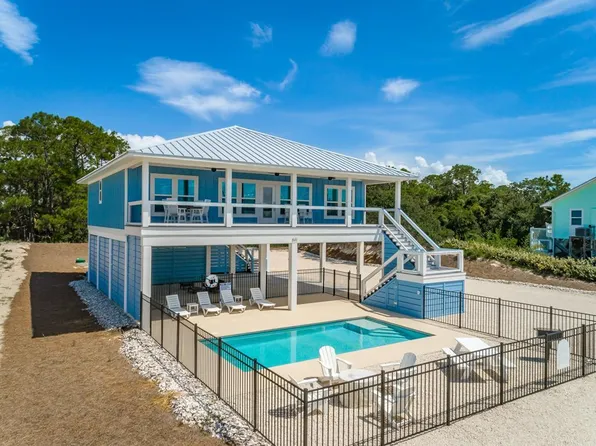 841 E Gulf Beach Dr, Eastpoint, FL 32328
