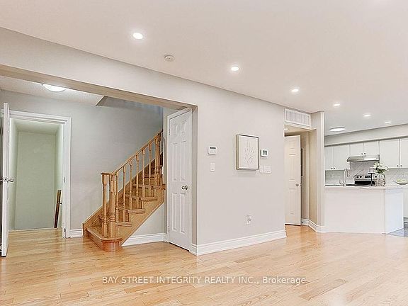 5th image of 2199 Bur Oak Ave