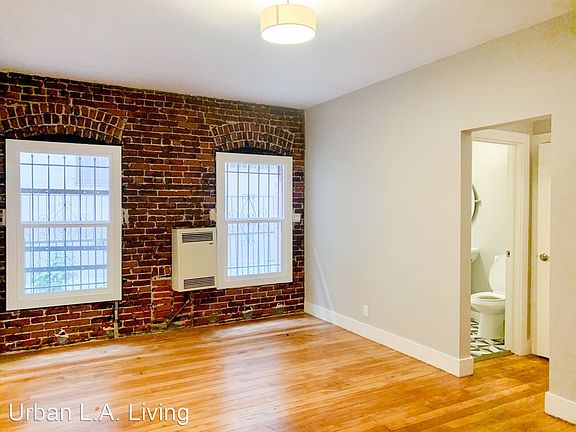 3rd image of 530 S Kenmore Ave #9940240