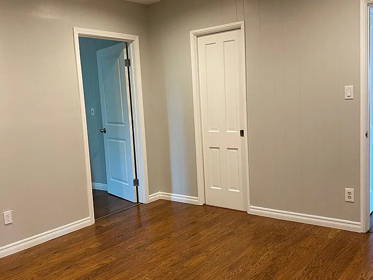 1610 Winona Ave — Photo 13