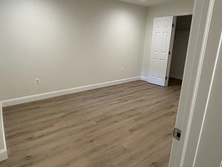 325 V St NE #1 — Photo 6