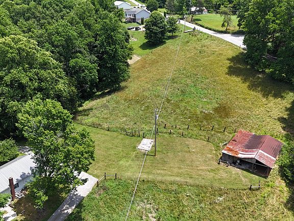 2nd image of 105 Echo Valley Rd