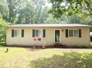 4636 Kenmore Dr, Pinckney, MI 48169