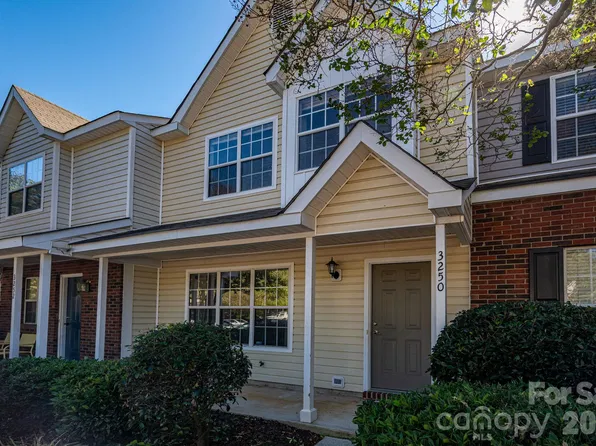 3250 Summercroft Ln, Charlotte, NC 28269
