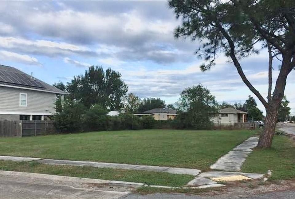 2nd image of 6901 Dorian St