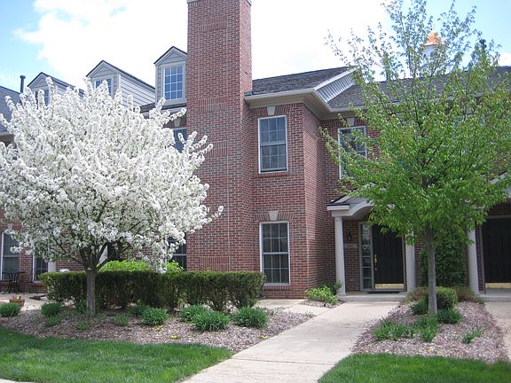 2nd image of 5595 Hampshire Ln