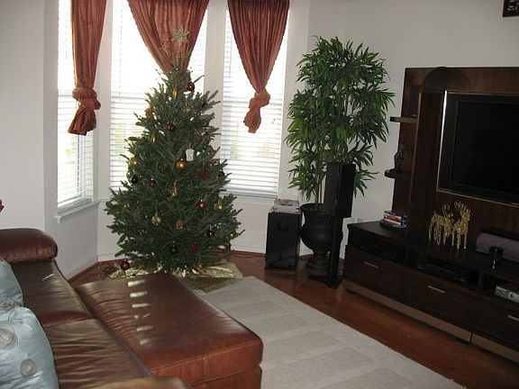 2nd image of 660 Claire Ln