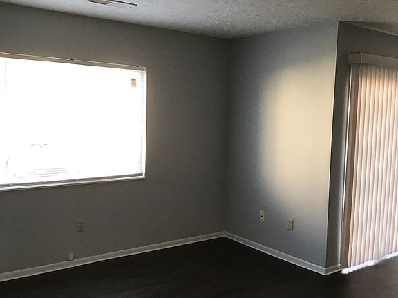 5th image of 1410 Buckingham Gate Blvd Unit C