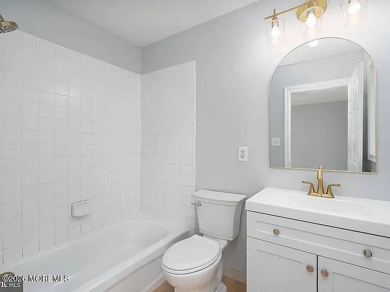 301 Howard St — Photo 12