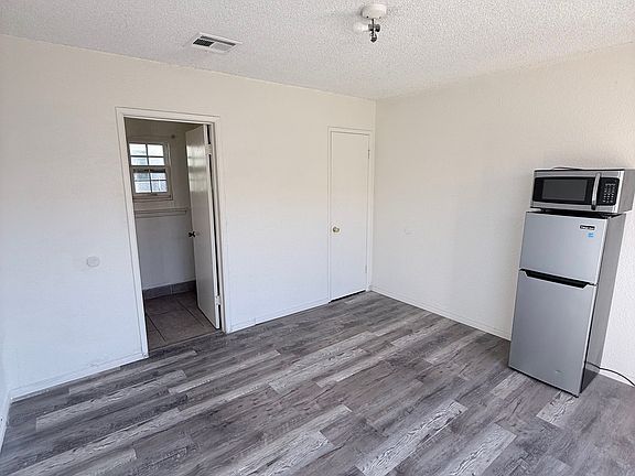 Room Photo #1