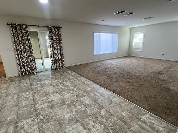 Living area

(Carpet will be shampooed)