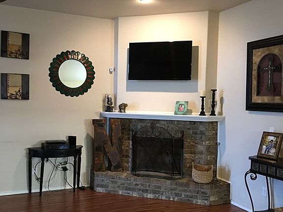 3rd image of 405 Cabrillo Dr