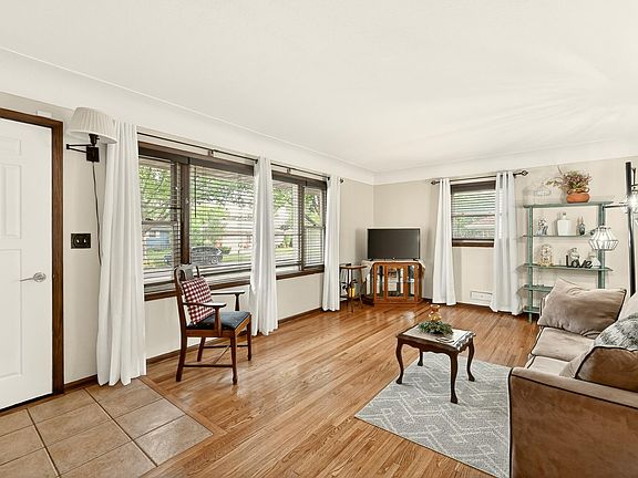 4th image of 2400 16th Ave NW