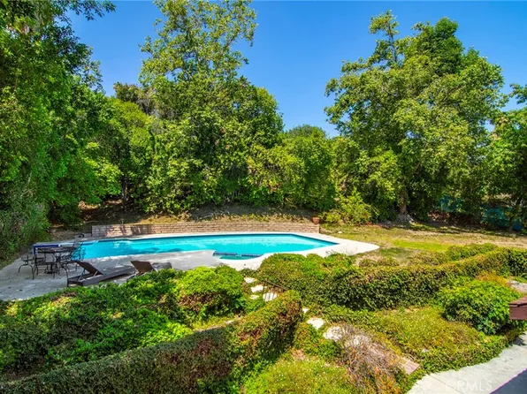 5515 Shirley Ave, Tarzana, CA 91356