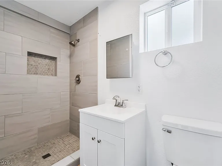 1610 E Ogden Ave — Photo 42