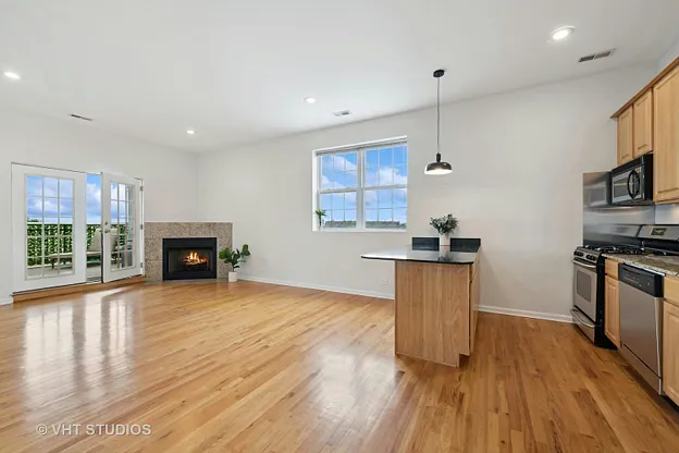 1 bed, 1039 sqft, $2,750 — Photo 3