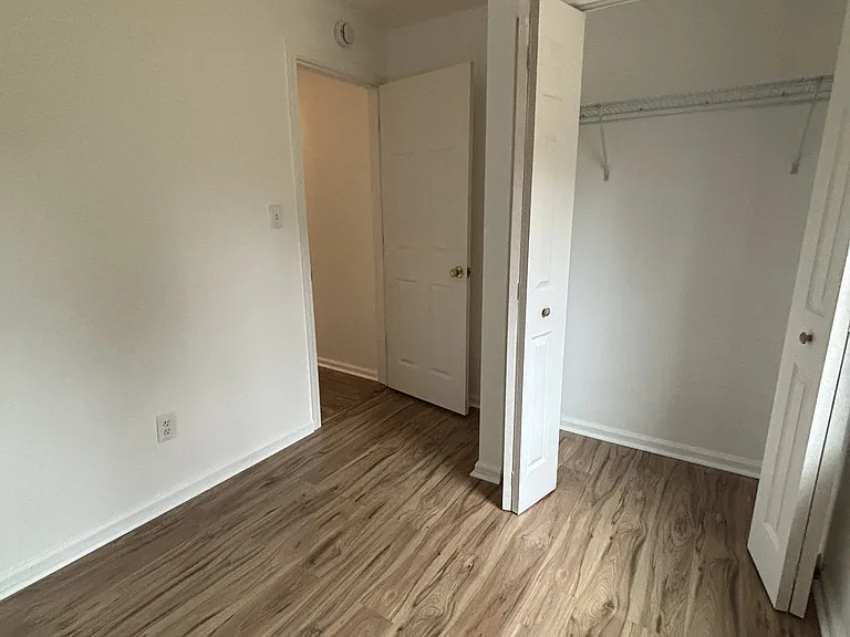 160 W Scripps Rd — Photo 12