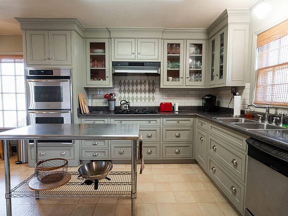 3rd image of 2695 Green Mill Dr