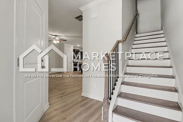 4 bed, 2.5 bath, 1807 sqft, $1,828 — Photo 4