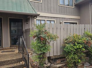 2225 Golf Rd SW APT 202, Huntsville, AL 35802