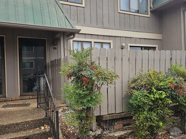 2225 Golf Rd SW APT 202, Huntsville, AL 35802