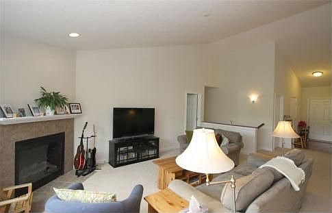 2nd image of 46 Wildwood Ln W