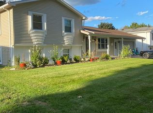 130 Fleetwood Dr, Rochester, NY 14609