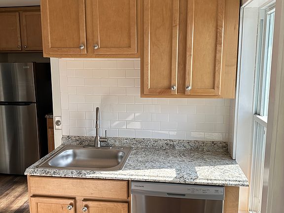 5th image of 2296 Elmwood Ave #11