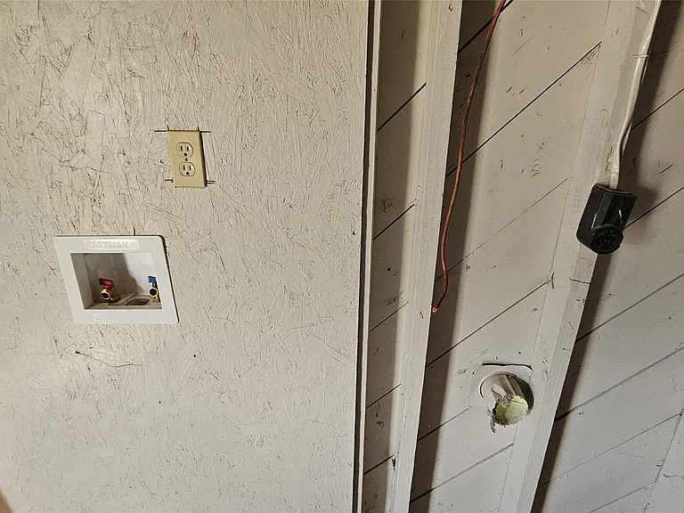 2415 Perry St — Photo 21