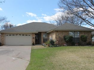 2304 Lovell Ct, Arlington, TX 76012