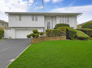 9 Ensign Dr, Massapequa, NY 11758