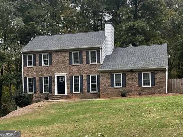 100 Ashley Dr, Fayetteville, GA 30214