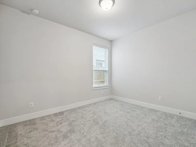2418 Russet Forest Dr — Photo 30