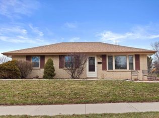 1416 W Iona Ter, Milwaukee, WI 53221