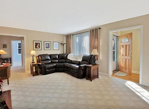 5th image of 807 Farnwood Dr