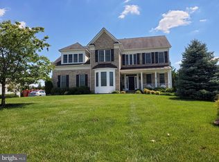 17621 Shores Dr, Poolesville, MD 20837