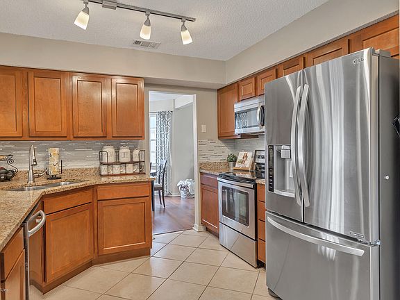 3rd image of 11374 Sweet Cherry Ln S