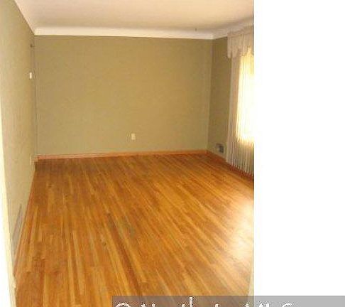 4th image of 1763 Clarence Street