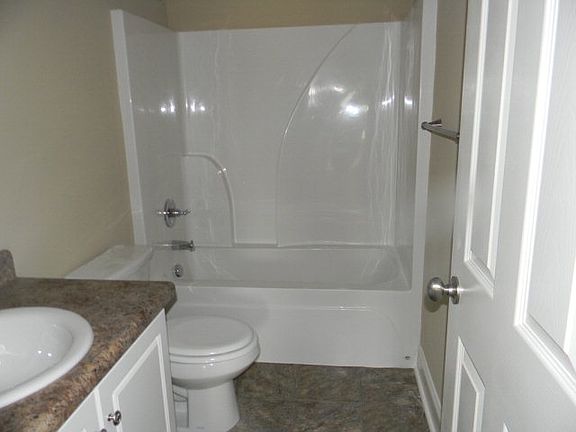 4th image of 110 Oliver Hardy Ct