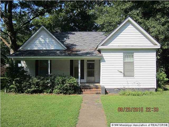 2nd image of 209 E East St