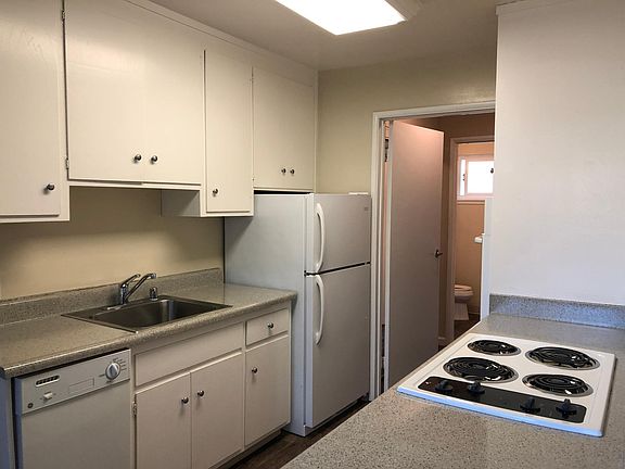 4th image of 19 Coleman Pl APT 24