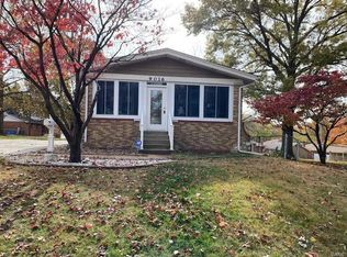 9016 Stansberry Ave, Saint Louis, MO 63134