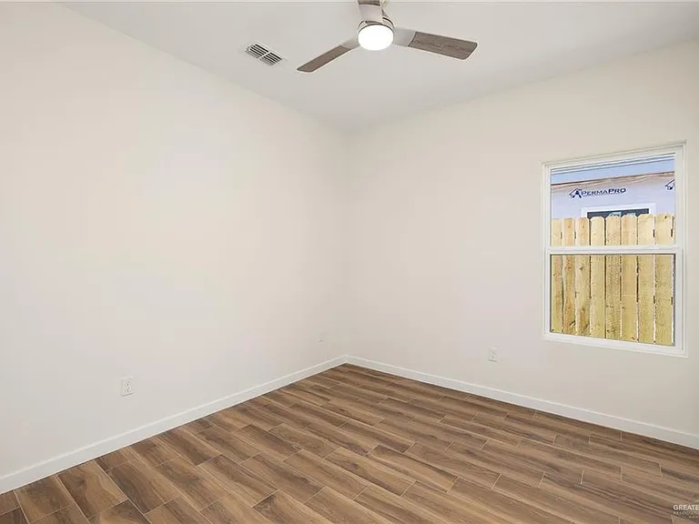 609 N Onyx Ave #1 — Photo 10