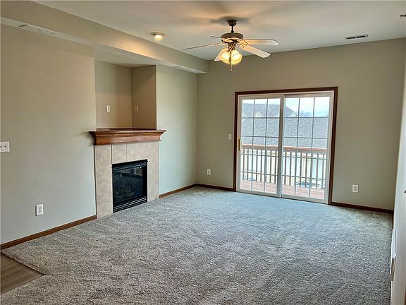 4th image of 1606 NW Prairie Lakes Dr APT 2