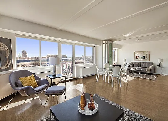 Sold by Warburg | media 2